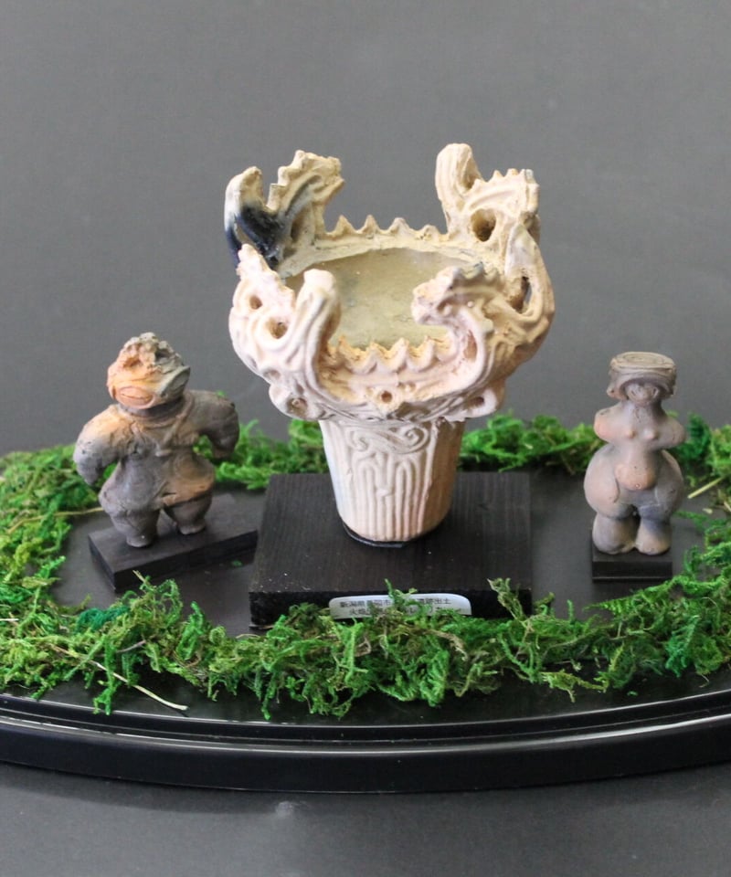 縄文博物館（大）火焔土器 9㎝ 台座1㎝ 遮光器土偶5㎝ 縄文のビーナス