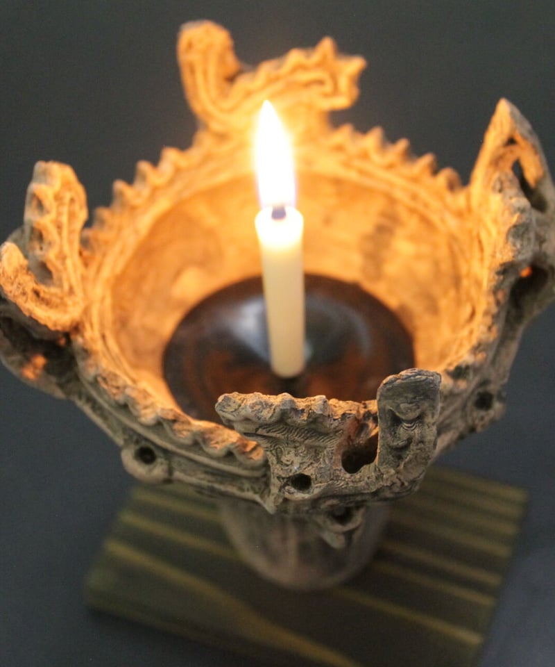 明治期 大型古銅製 桔梗座燭台 灯火器 蝋燭立 灯具一雙 蓋付小壺 銅製ハサミ付 明治期 大型古銅製 桔梗座燭台 灯火器 蝋燭立 灯具一雙 蓋付小壺