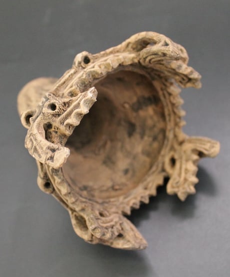 笹山遺跡・火焔型土器レプリカ 13㎝ （台座1㎝・O型小鉄製ろうそく立て・豆和ろうそく24本・マッチ付）（十日町市）