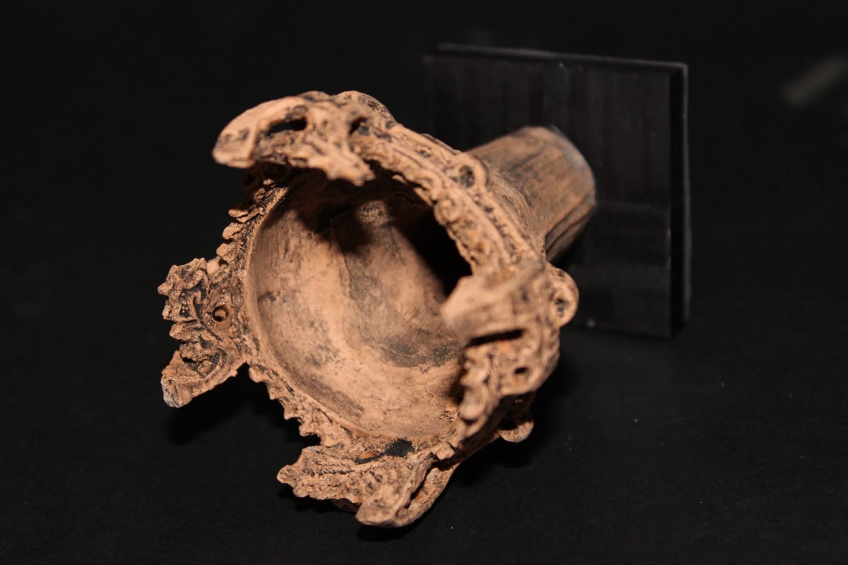 笹山遺跡・火焔型土器土器レプリカ 6㎝（台座0.5㎝・簡易ろうそく立て