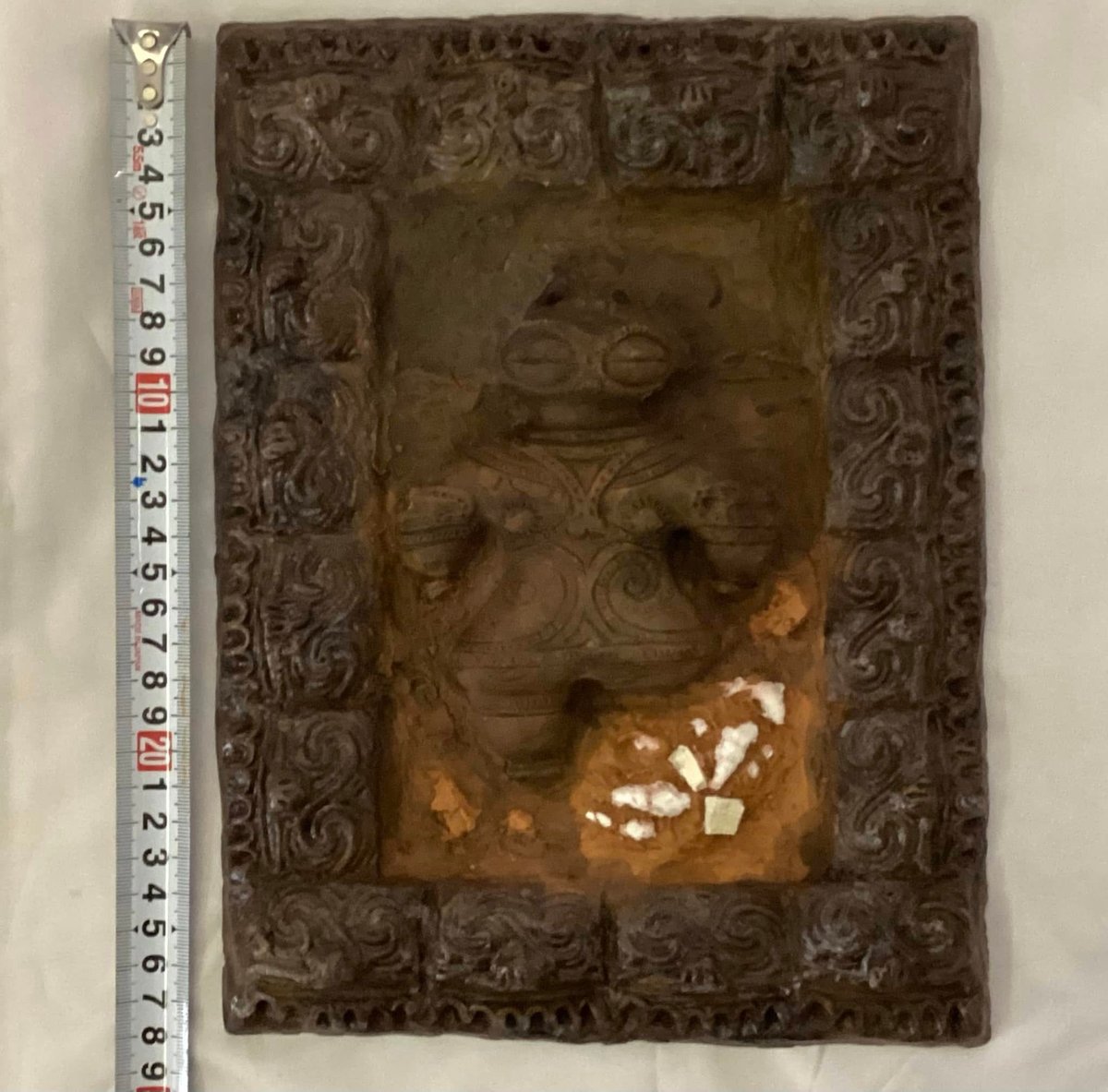 土偶 File:青森県つがる市木造亀ヶ岡出土 遮光器土偶-2.JPG - Wikipedia