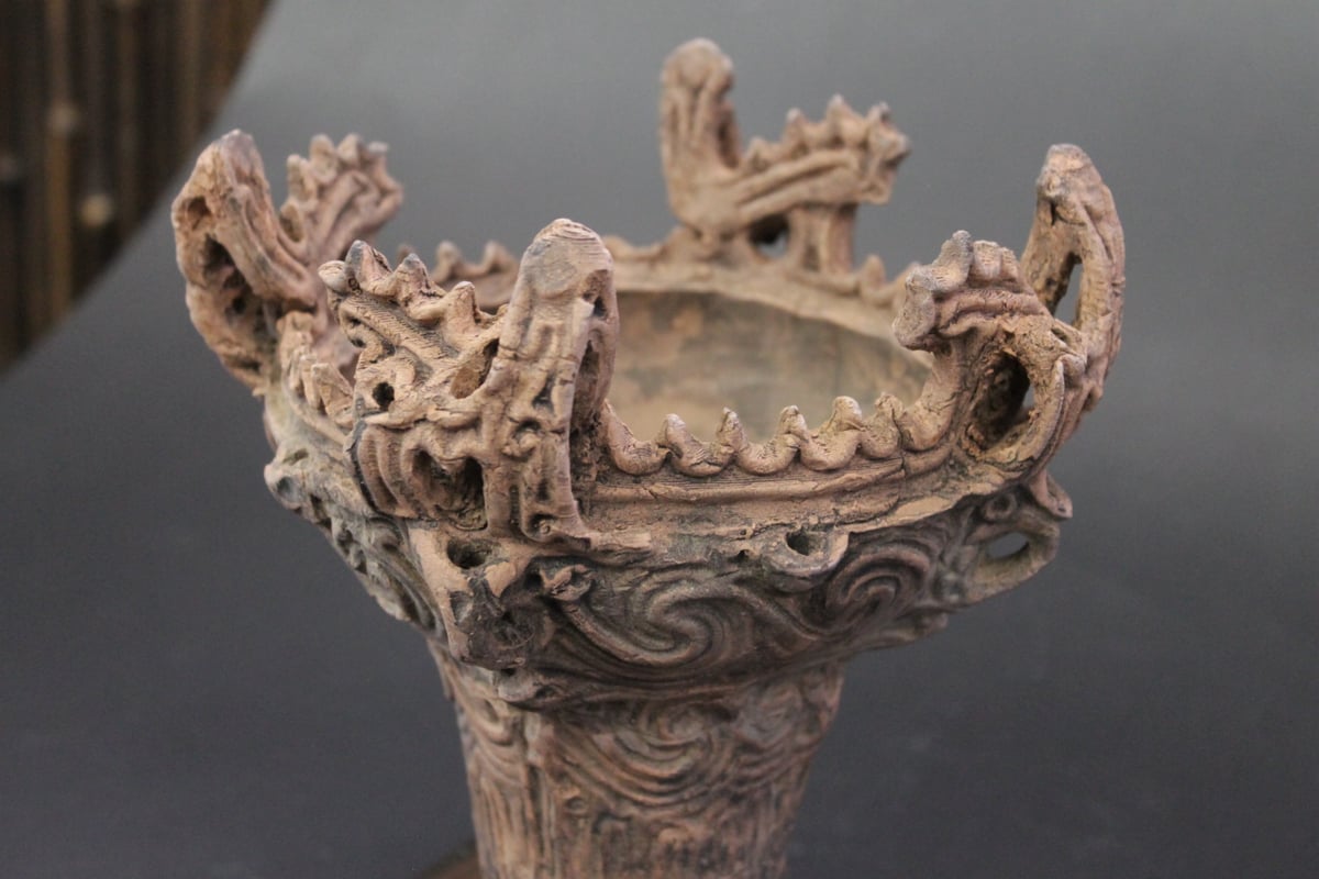 火焔形土器 勾玉装飾 火焔型土器の展示に圧倒されて