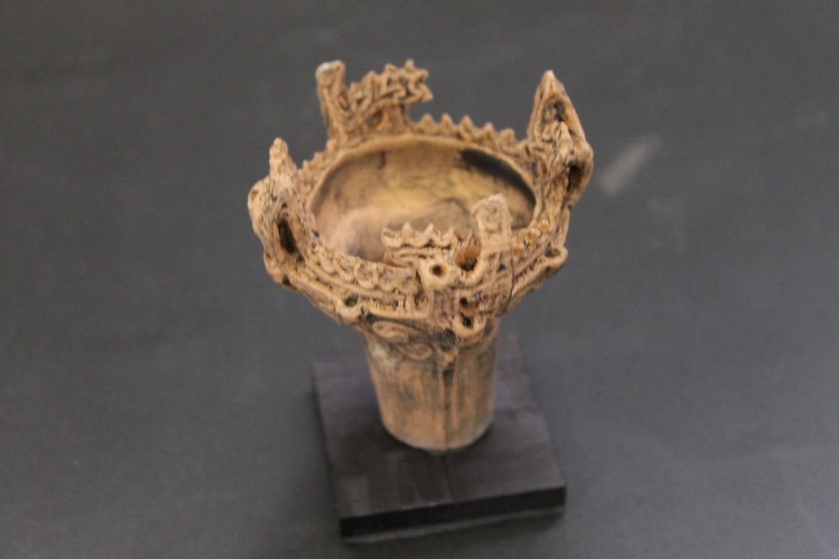 笹山遺跡・火焔型土器土器レプリカ 6㎝（台座0.5㎝・簡易ろうそく立て