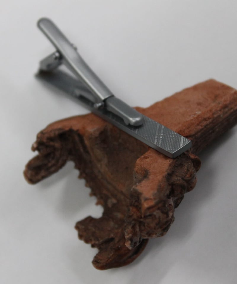 火焔型土器ネクタイピン 5㎝ 陶器製 | 縄文ギャラリー「JOMON」 一万年