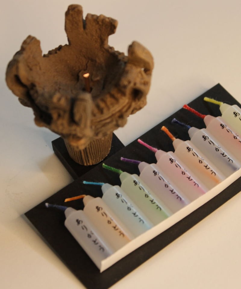 笹山遺跡・火焔型土器レプリカ 4㎝ （台座0.5㎝・簡易ろうそく立て