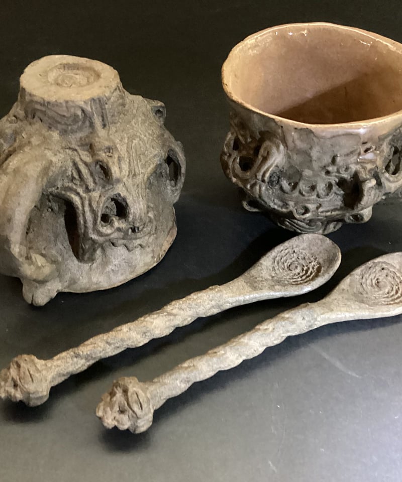 火焔型土器型コーヒーカップ 2個 8㎝ 172g 遮光器土偶のスプーン2個