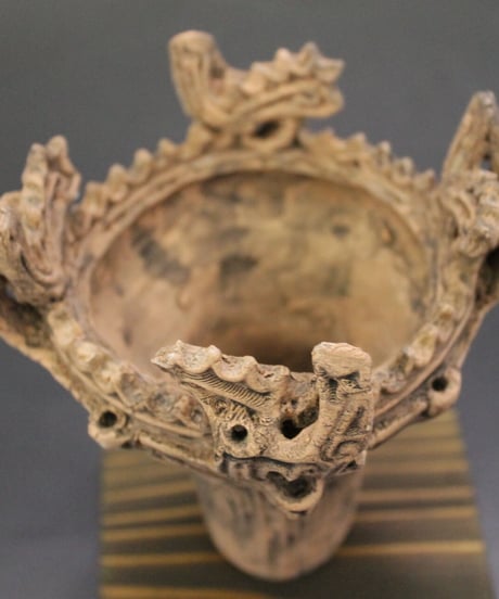 笹山遺跡・火焔型土器レプリカ 13㎝ （台座1㎝・O型小鉄製ろうそく立て・豆和ろうそく24本・マッチ付）（十日町市）