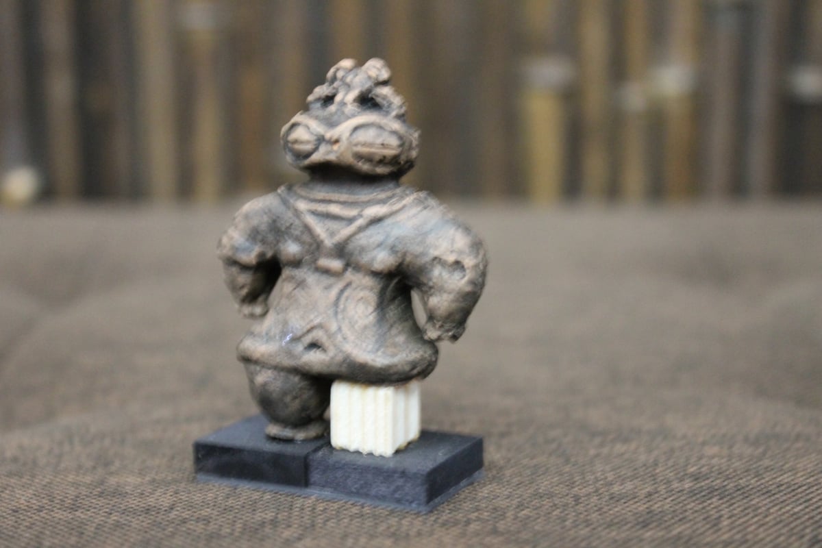 遮光器土偶レプリカ 5㎝ (台座0.5㎝) 陶器製 片足タイプ | 縄文