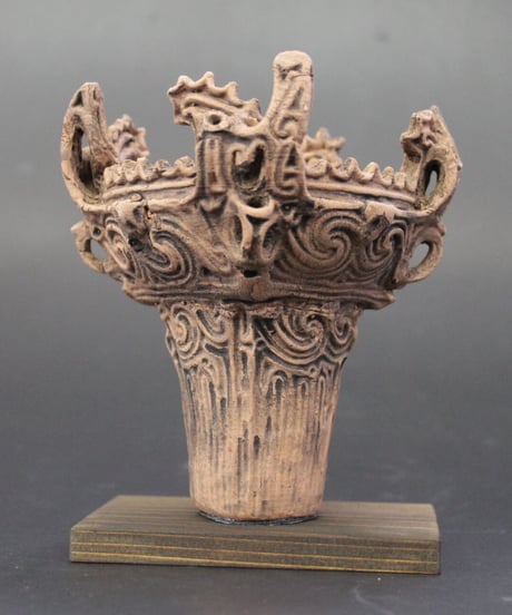 笹山遺跡・火焔型土器レプリカ 13㎝ （台座1㎝・O型小鉄製ろうそく立て・豆和ろうそく24本・マッチ付）（十日町市）