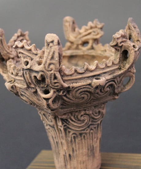 笹山遺跡・火焔型土器レプリカ 13㎝ （台座1㎝・O型小鉄製ろうそく立て・豆和ろうそく24本・マッチ付）（十日町市）