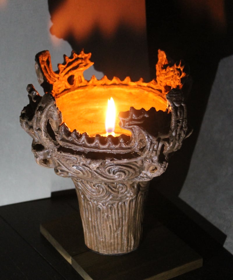 国宝笹山遺跡・火焔型土器レプリカ27cmO型中鉄製ろうそく立て・和