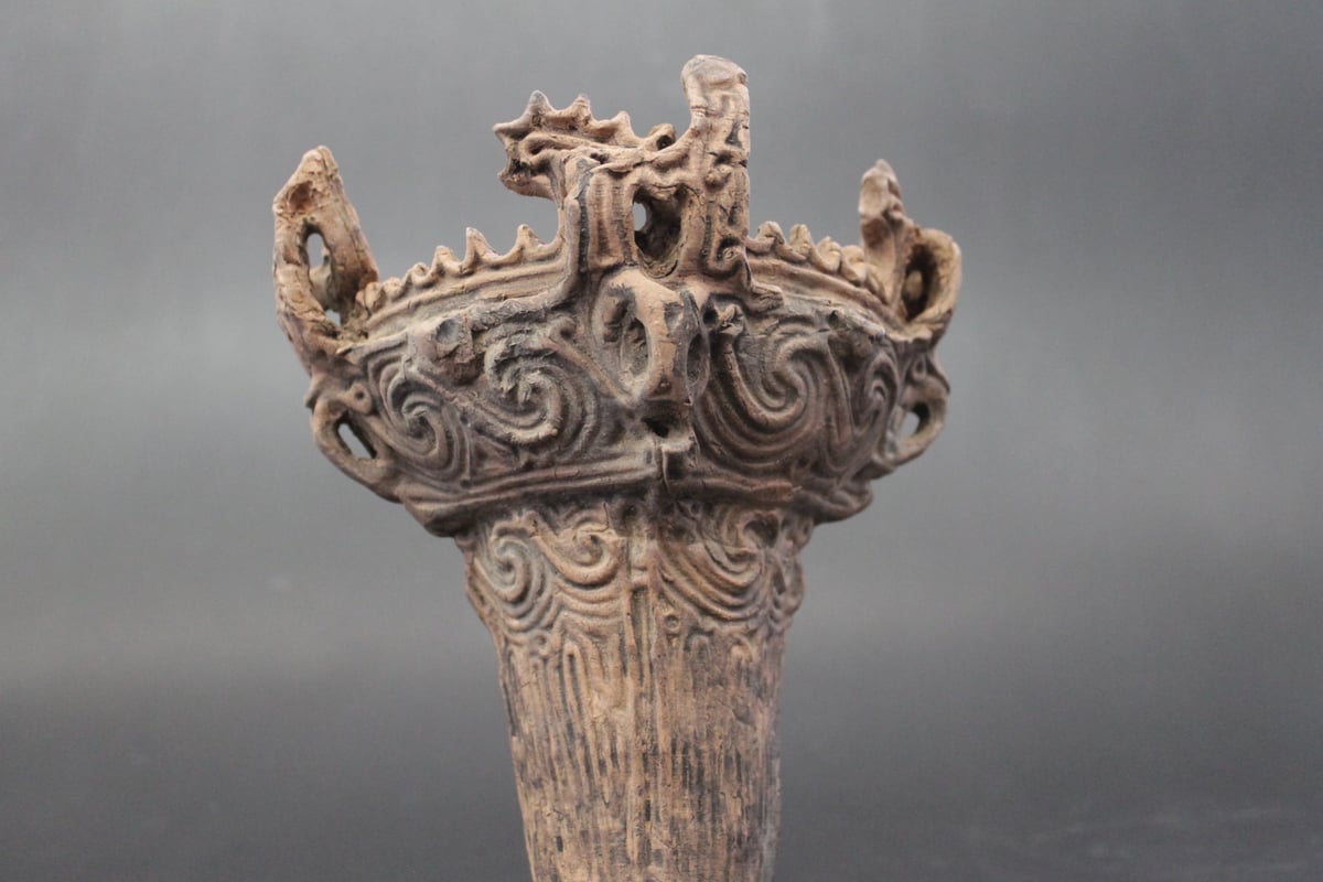 国宝笹山遺跡・火焔型土器レプリカ27cmO型中鉄製ろうそく立て・和