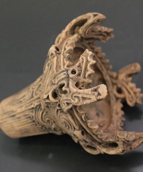 笹山遺跡・火焔型土器レプリカ 13㎝ （台座1㎝・O型小鉄製ろうそく立て・豆和ろうそく24本・マッチ付）（十日町市）