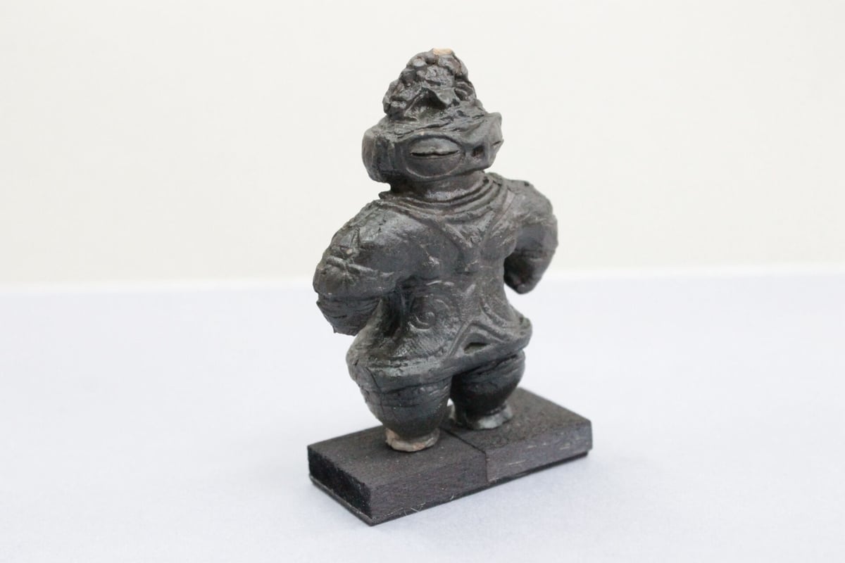 遮光器土偶レプリカ 5㎝ (台座0.5㎝) | 縄文ギャラリー「JOMON」 火焔