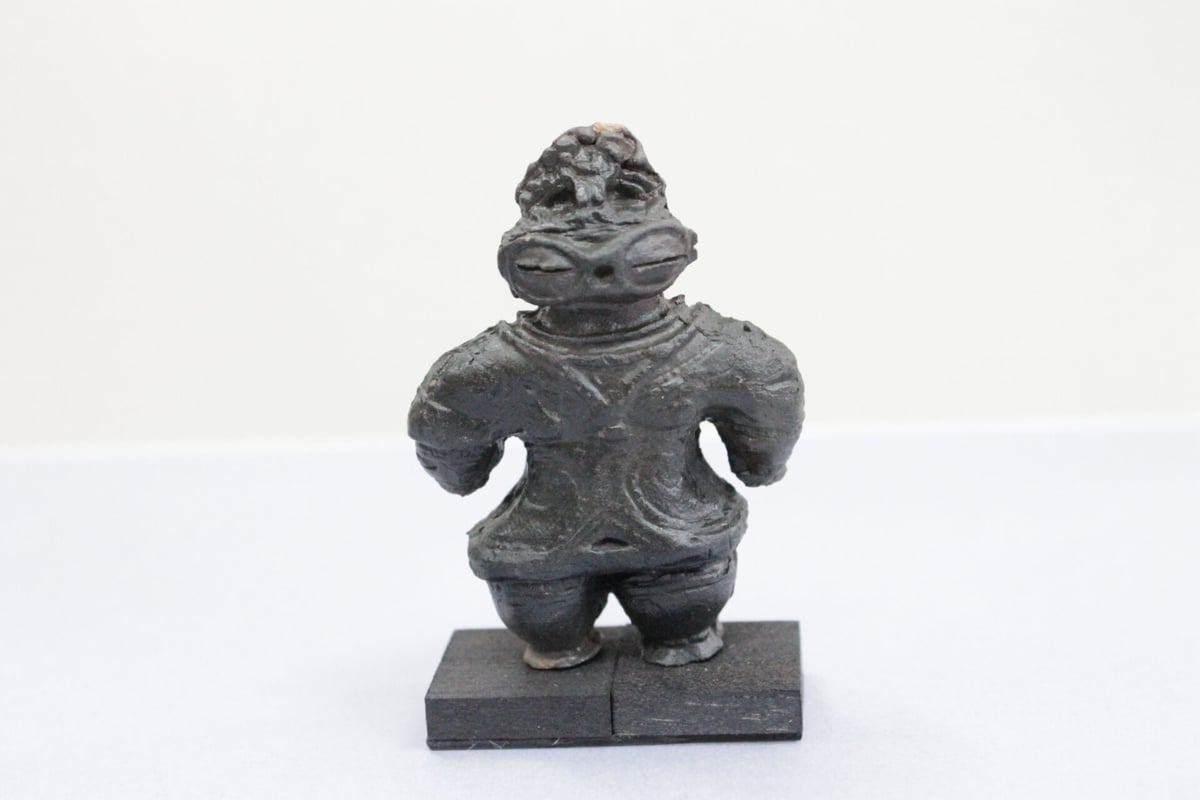 遮光器土偶レプリカ 5㎝ (台座0.5㎝) | 縄文ギャラリー「JOMON」 火焔