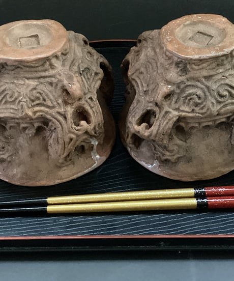 縄文・火焔型お茶碗　2個セット　 12㎝×470ｇ　手作り陶器製。
