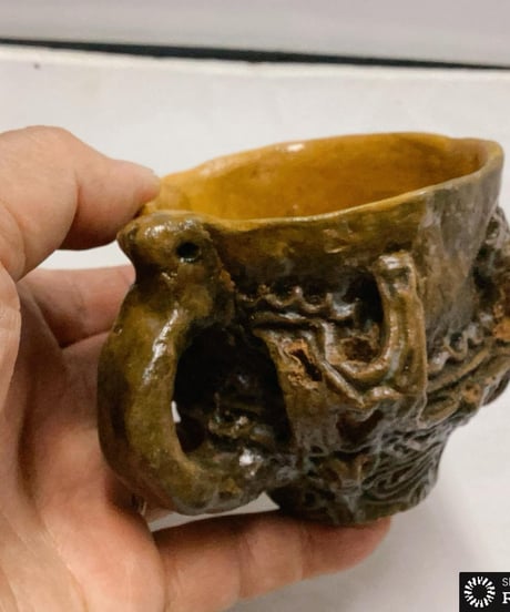 縄文・火焔型土器のコーヒーカップ　1個　8㎝×172ｇ　手作り陶器製。