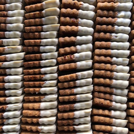 ホワイトチョコレートクッキー缶