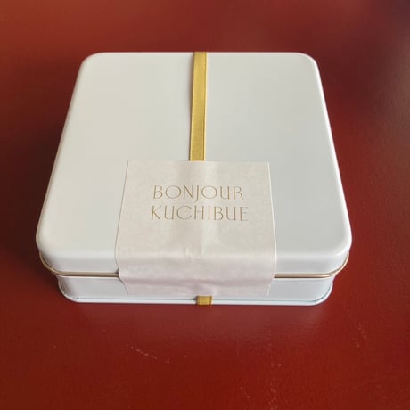 BONJOUR KUCHIBUE　杏仁香るあんずのバタークリームサンド
