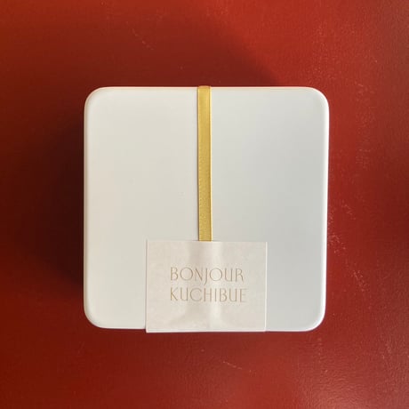 BONJOUR KUCHIBUE　杏仁香るあんずのバタークリームサンド
