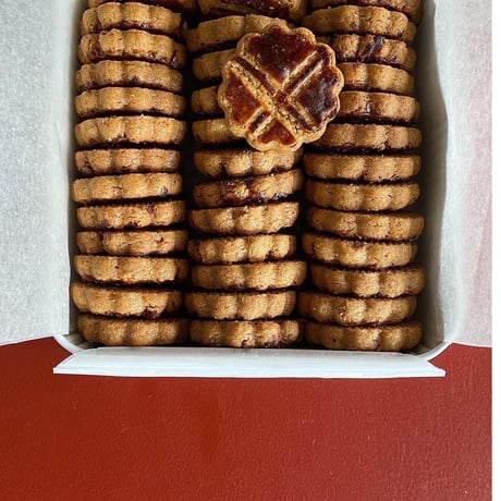 BONJOUR KUCHIBUEのバタークッキー缶  　クリスマスパッケージ
