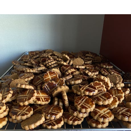 BONJOUR KUCHIBUEのバタークッキー缶