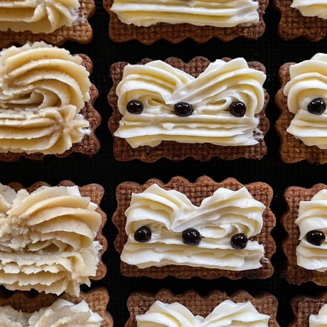 BONJOUR KUCHIBUEのモンブランバターサンド  クリスマスパッケージ