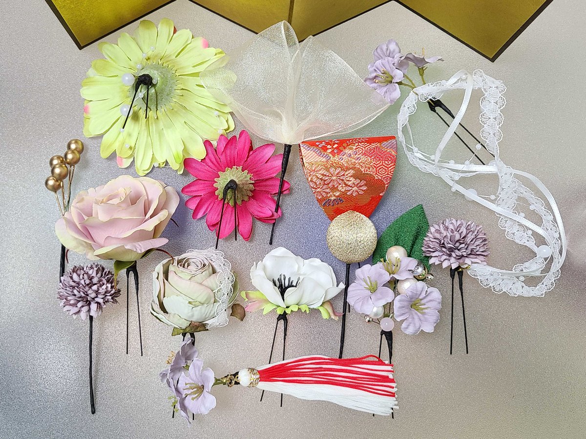 ガーベラ 振袖 5点セット　成人式　緑色 花柄 振袖セット 黄緑系 几帳 桜 牡丹 菊 松 雲取り 花 絵羽柄 絹 西陣織
