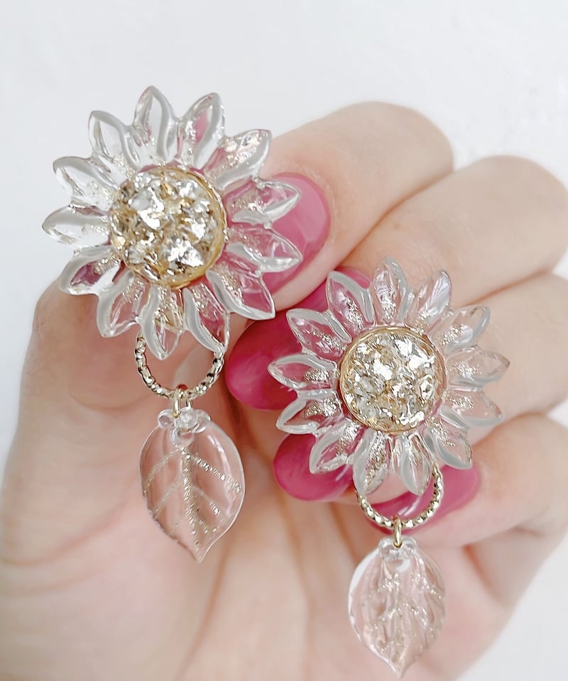 〈向日葵まま様〉J146★シェルチャームのピアス(変更可)★ハンドメイド 向日葵まま様〉J146☆シェルチャームのピアス(変更可)☆ハンドメイド