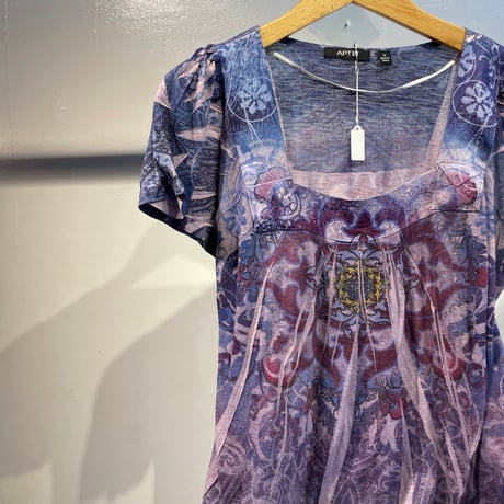 Grunge design tops