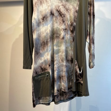 Grunge tie-dye design tops
