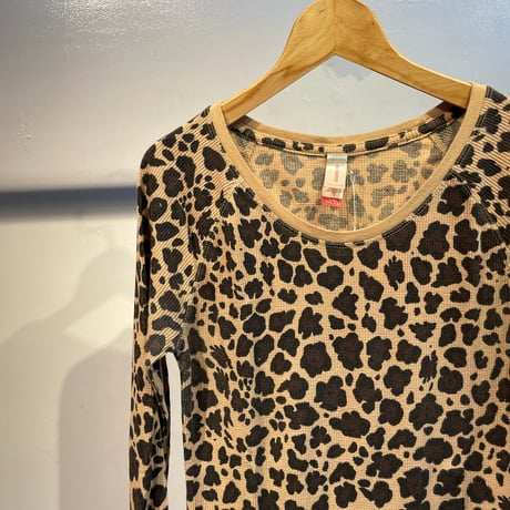 Leopard design thermal tops