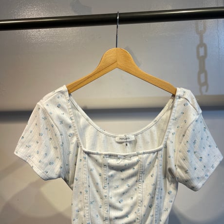 Floral pattern tops