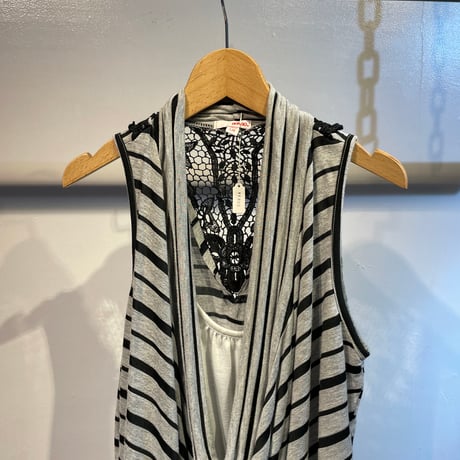 Border layered design tops