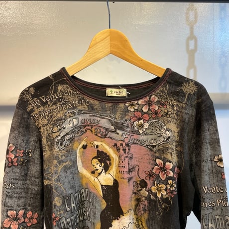 Y2K design tops