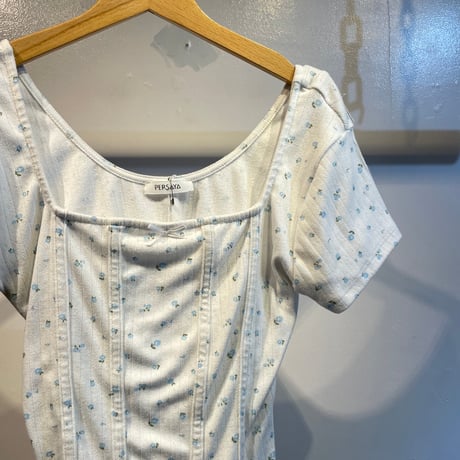 Floral pattern tops