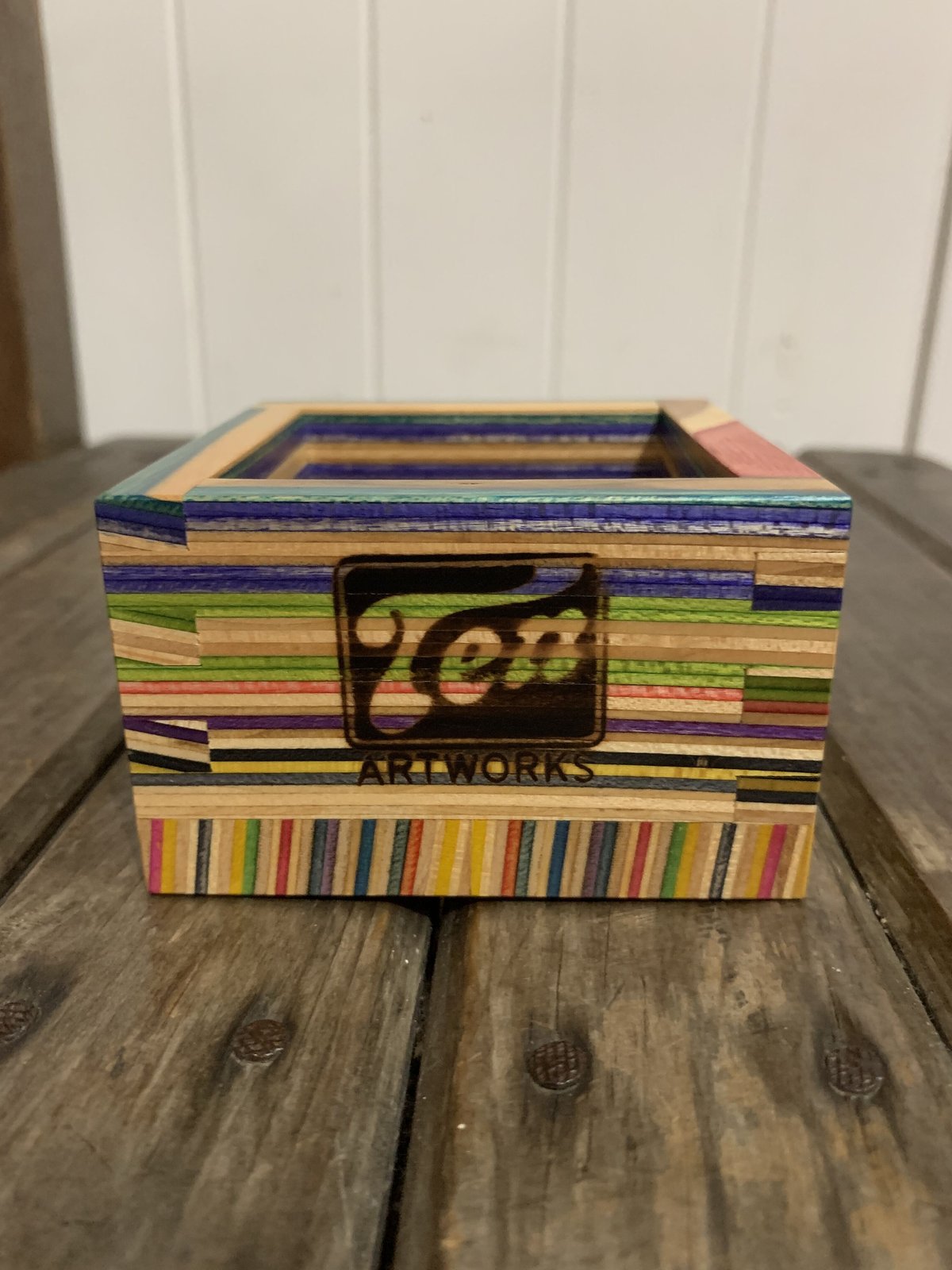 スケボーデッキの廃材で作られたカラフル 一合升 マス | TEN ART WORKS