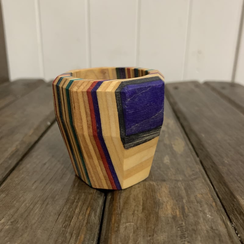 スケボーデッキの廃材で作られたカラフルポット | TEN ART WORKS