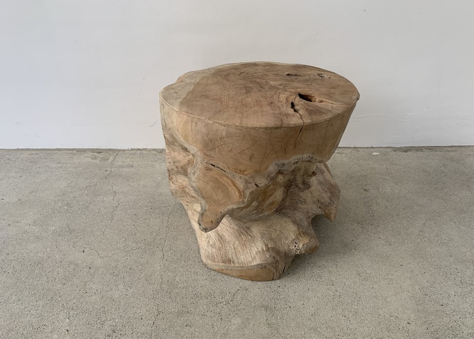 DISPLAY WOOD STAND M bric a brac.