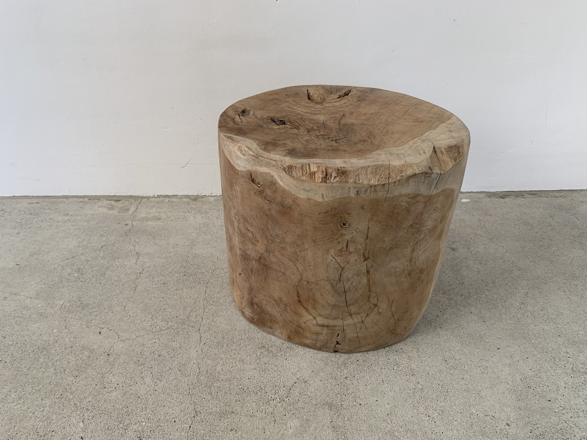 DISPLAY WOOD STAND M bric a brac.