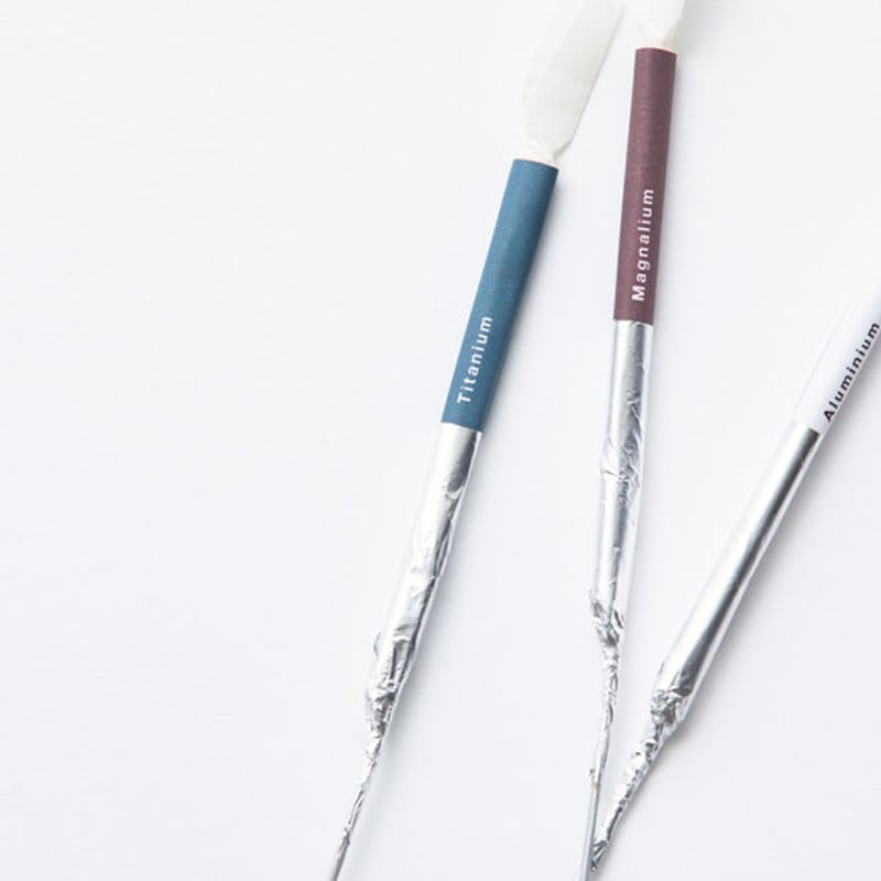 国産】金属花火 チタニウム(4本) | 国内花火専門店 一閃