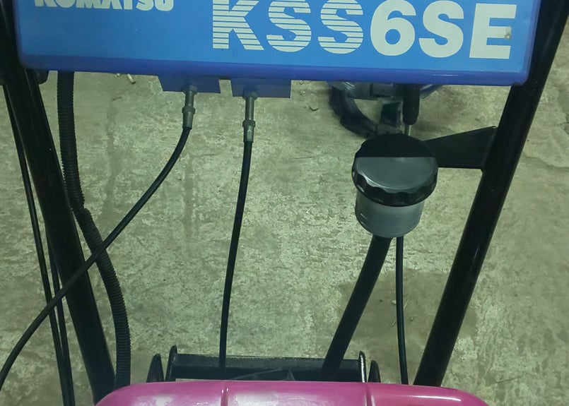 除雪機 コマツ 北海道十勝発（引取り限定） ☆売約済み☆【農機具王 岩手店】コマツ 除雪機 KSS10SDS-1
