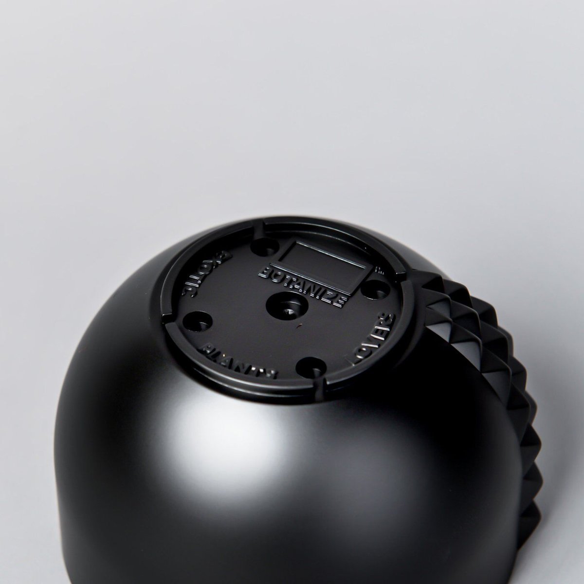 BOTANIZE PLA POT BOWL VERTICAL STUDS “Black” |