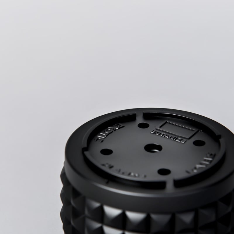 BOTANIZE PLA POT LOW STUDS “Black” | W&Co.