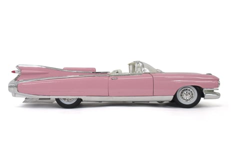 Maisto/1:18　1959　キャデラック　エルドラド　ピンク　No.200-100
