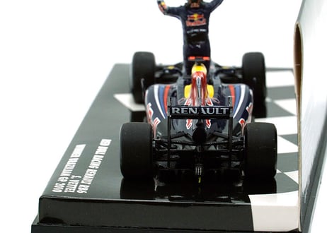 Minichamps/ RedBull RB6 Brazil GP Vettel Figure ミニカー 新品 (スケール43)