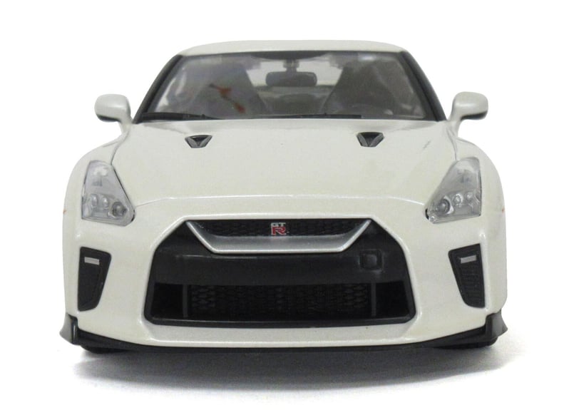 Bburago/ブラーゴ 1:24 2017 日産GT-R ホワイト No.200-613 |