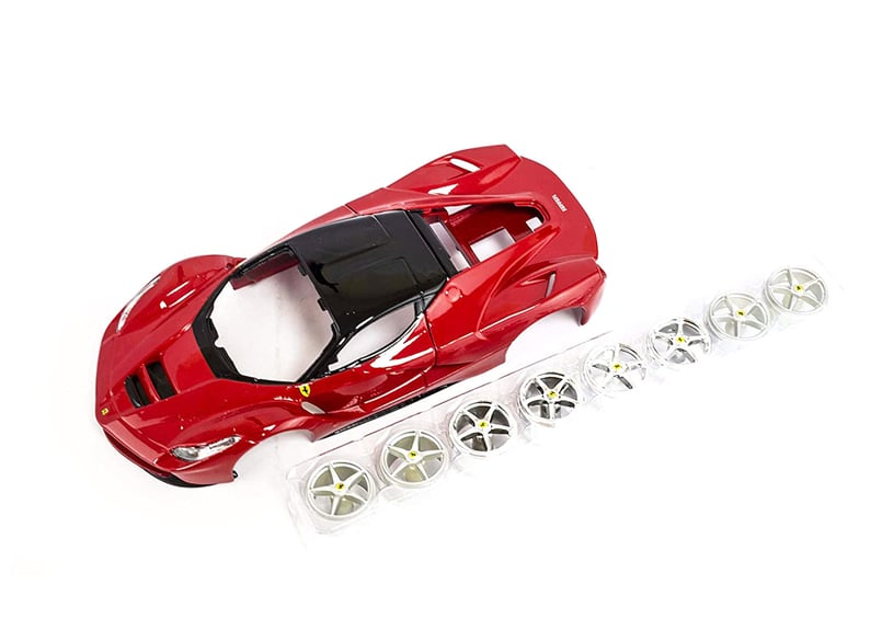 Maisto フェラーリ ミニカーセット 特別版 Amazon.co.jp: koenig-tom マイストフェラーリ 296 GTB 1/18