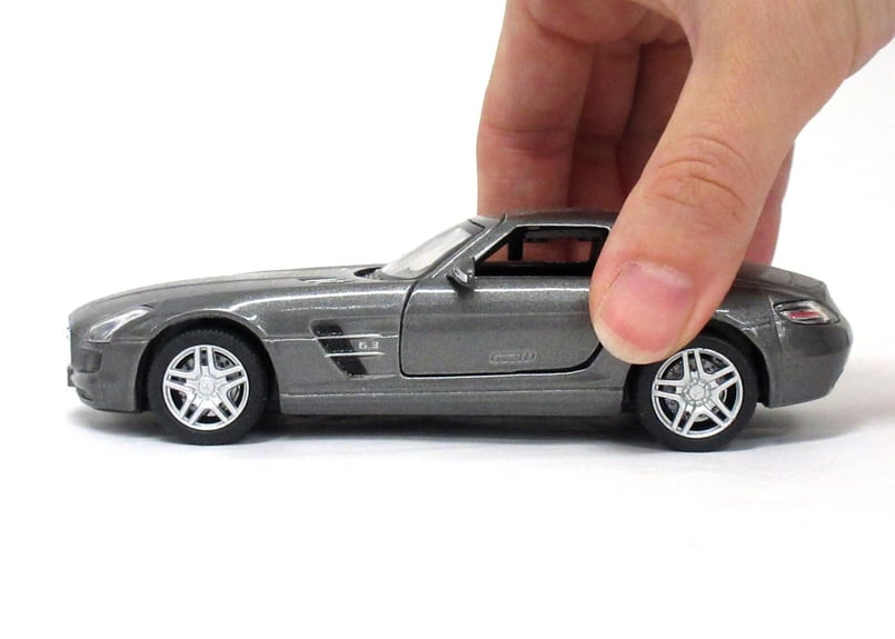 KiNSMART ミニカー 1:36 メルセデスベンツ SLS AMG 4色アソート KiNSMART ミニカー 1:36 メルセデスベンツ SLS AMG 4色アソート