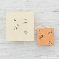 花びら舞う